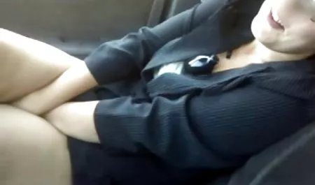 弯曲的安吉拉白色按摩小乌玛朱莉