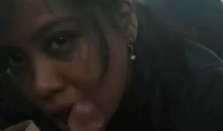 所有她都需要振动器才能获得高兴